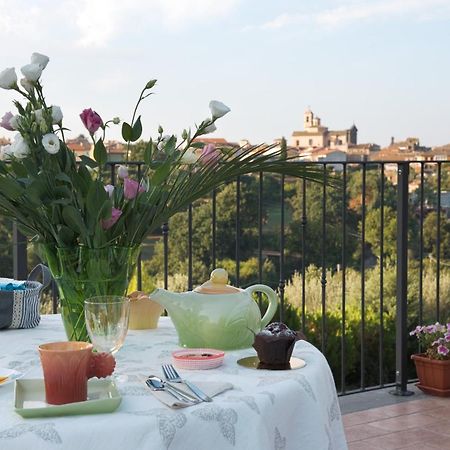 Bed and Breakfast Le Terrazze Di Casa Bonelli Vetralla Exterior foto