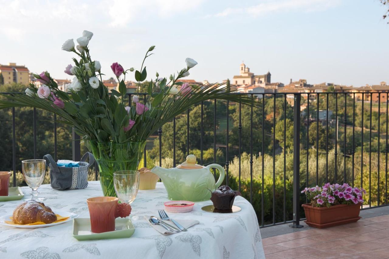 Bed and Breakfast Le Terrazze Di Casa Bonelli Vetralla Exterior foto